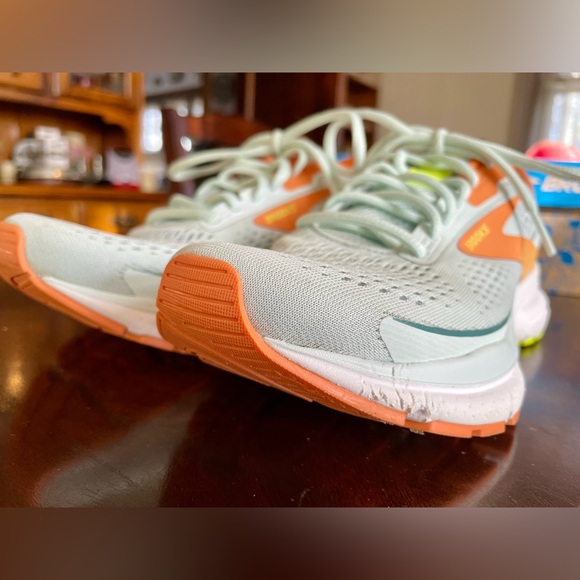 Brooks Trace 3 Women's Running Shoes (Size: 7.5) - Excellent Condition - Picture 8 of 16